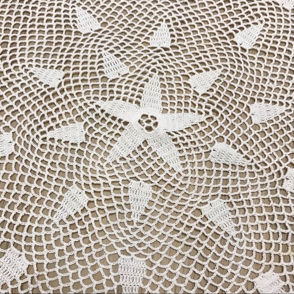 SOLD | Oval crochet table placemat - Picture 3 of 3